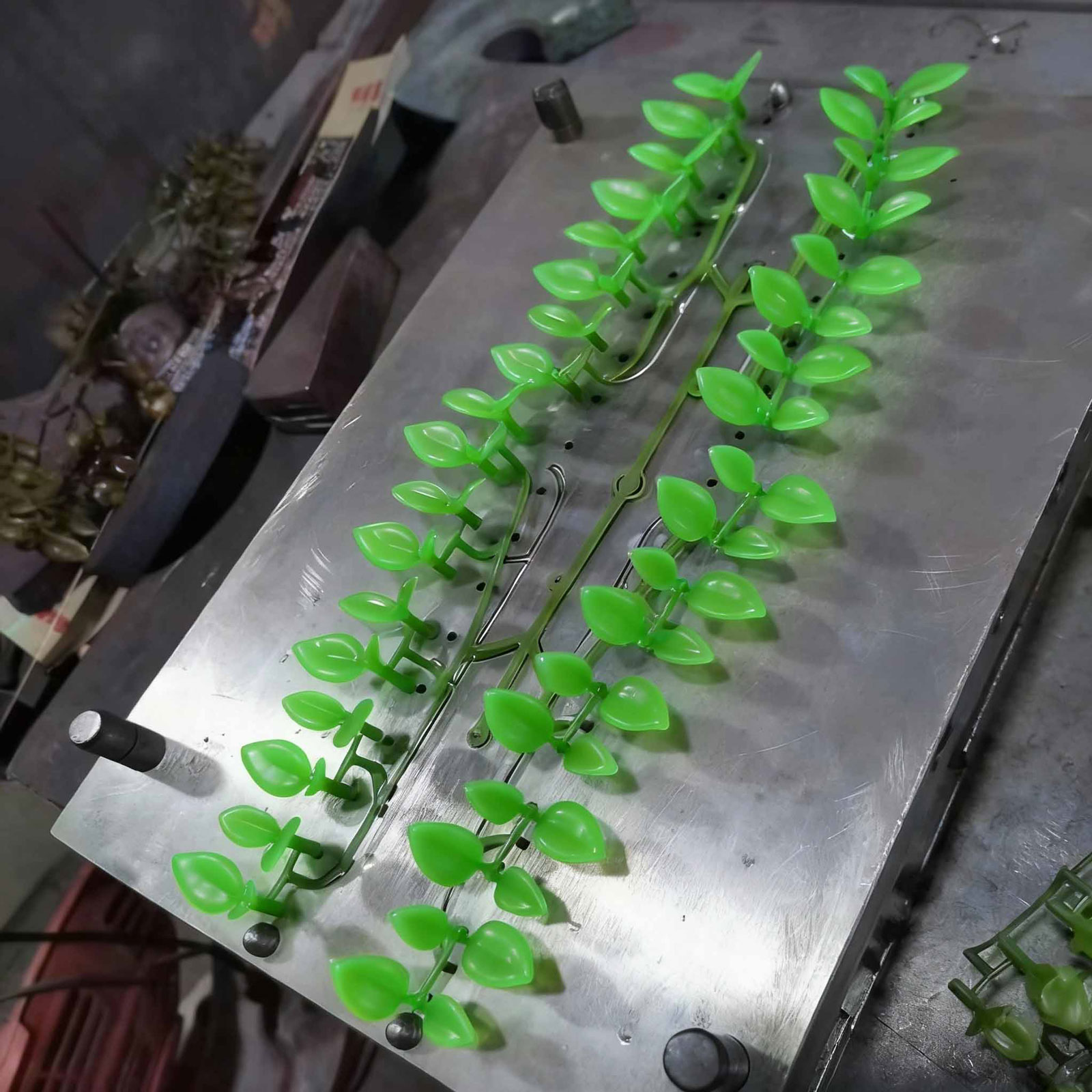 آلة تصنيع الزهور الاصطناعية