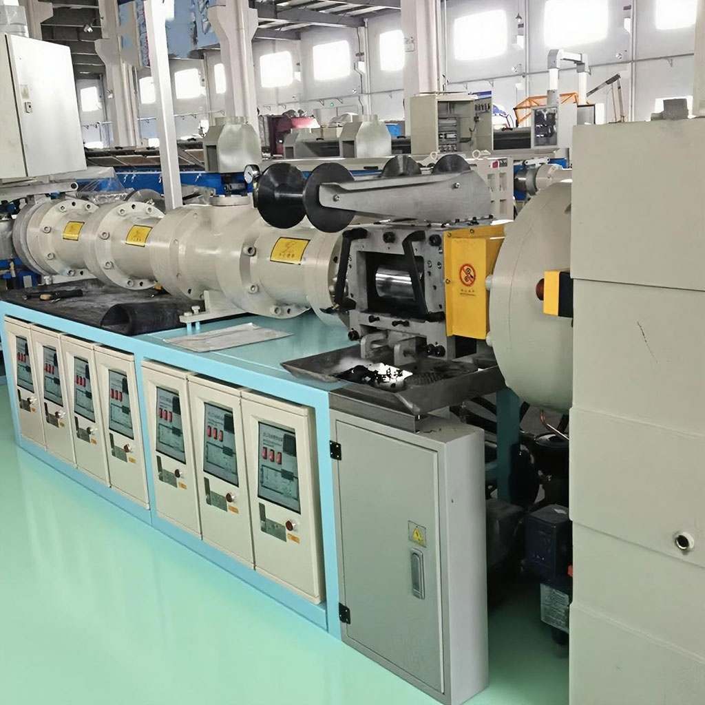 خط إنتاج أنابيب الرغوة المطاطية/الألواح