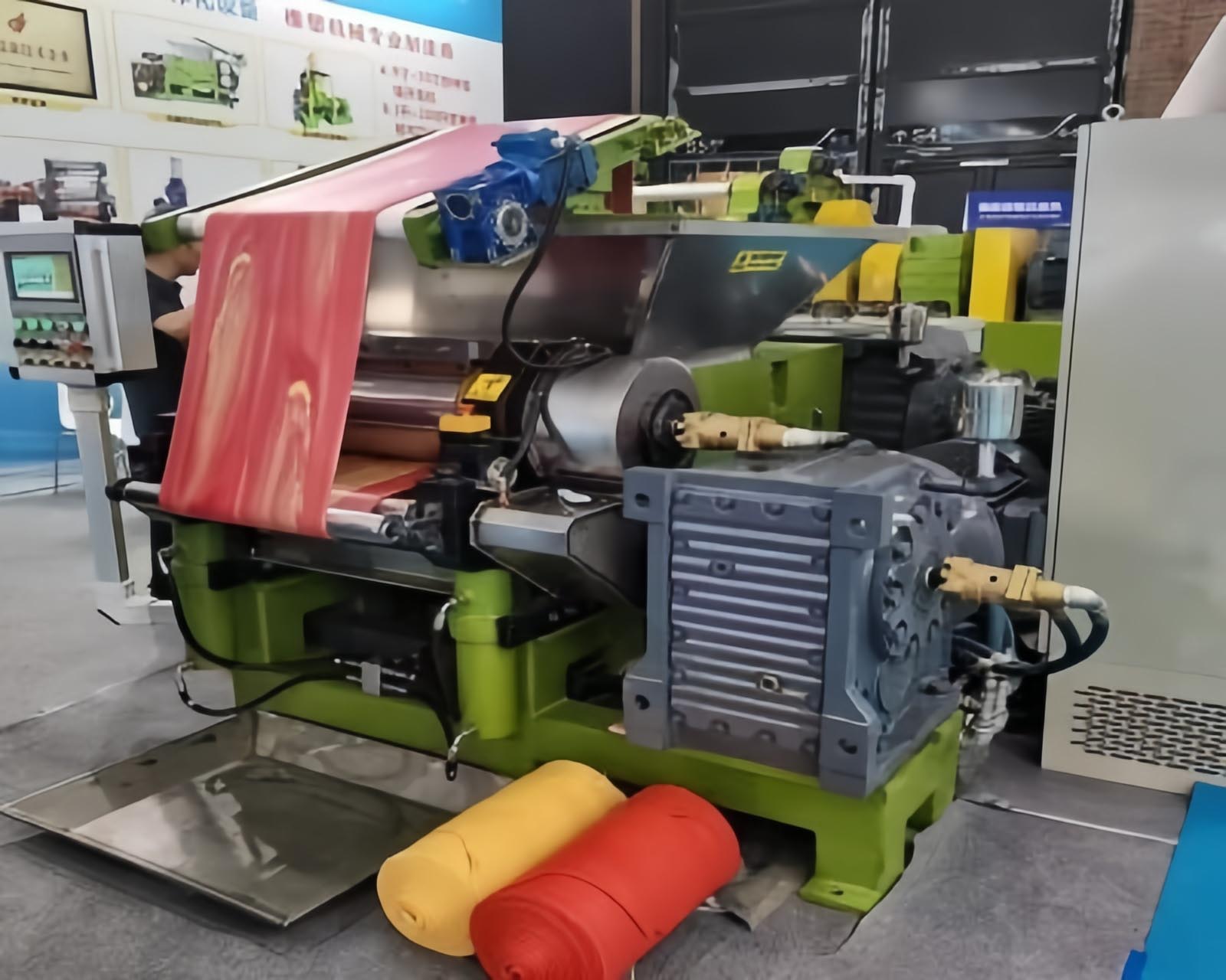 آلة بثق وضغط ذات برغي مزدوج على شكل T